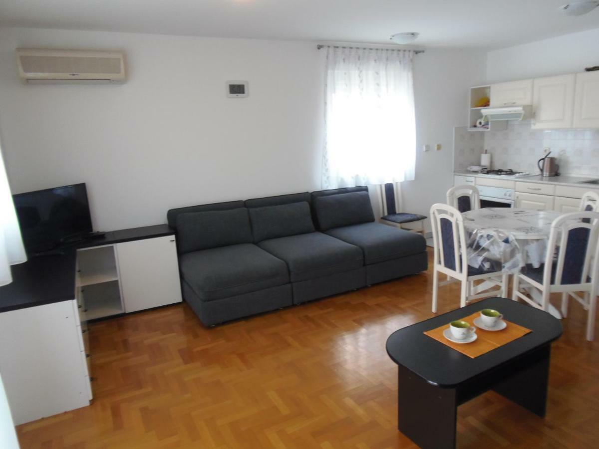 Apartment Dora Pula Zewnętrze zdjęcie