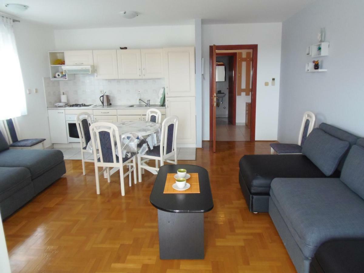 Apartment Dora Pula Zewnętrze zdjęcie